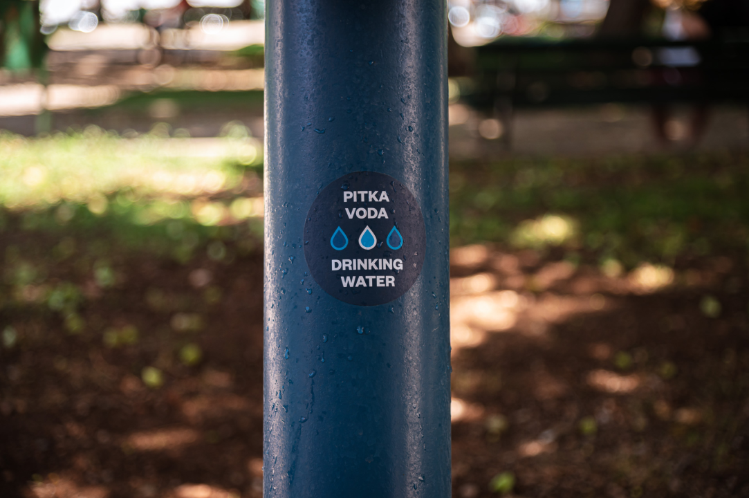 FOTO Postavljeno svih deset javnih špina na području grada Šibenika: 'Ojačane su i ne mogu se više tako lako razbiti'