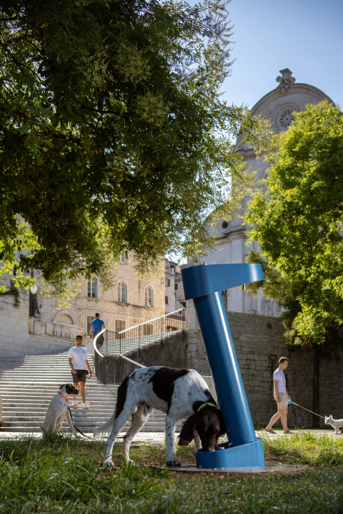 Šibenik postavio deset novih gradskih česmi čiji dizajn potpisuje Ante Filipović Grčić