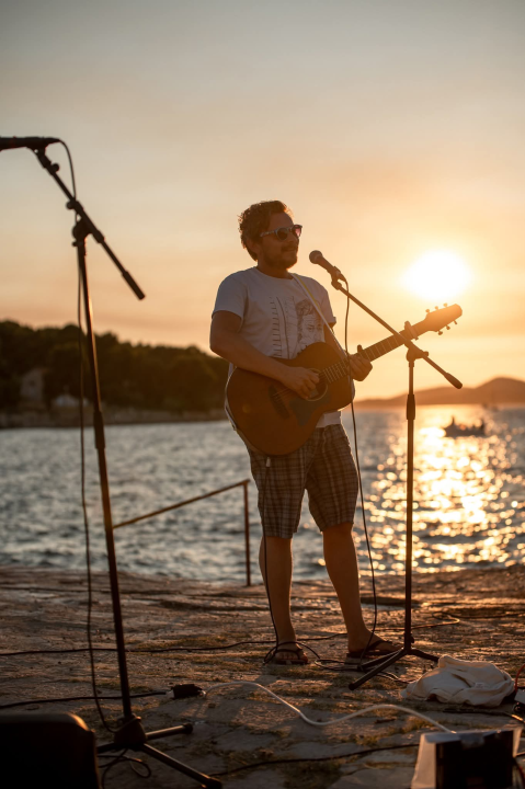 Otok glazbe i kreativnosti: Zlarin Street Music festival uz radionice, nastupe i večernji ples pod zvijezdama