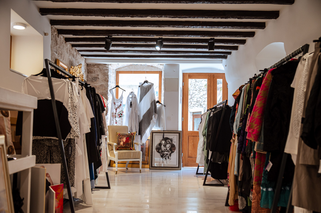 Uronite u svijet mode i umjetnosti u Galeriji Juraj Dalmatinac