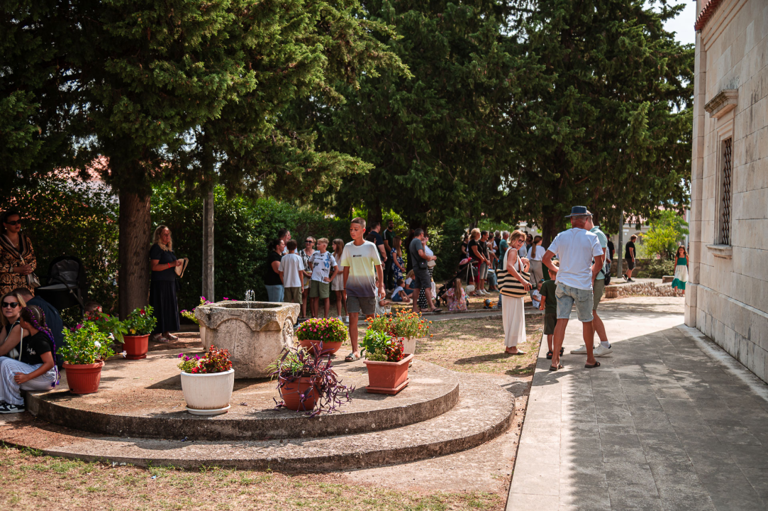 FOTO Blagdan Velike Gospe u Vrpolju: Brojni vjernici okupili su se jutros na svečanom misnom slavlju