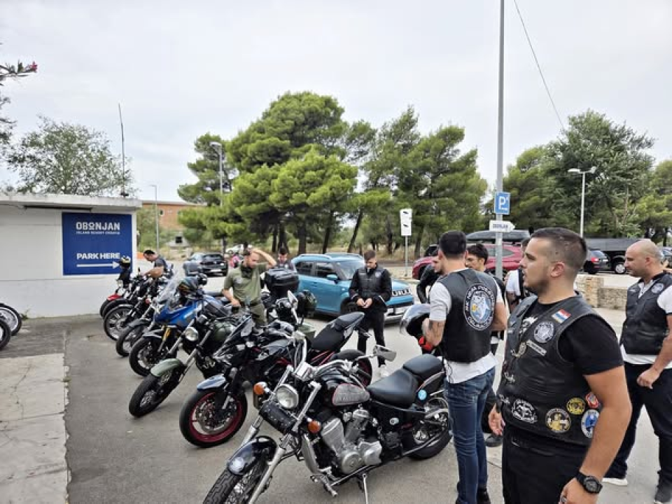 Članovi moto kluba posjetili Kamenčiće