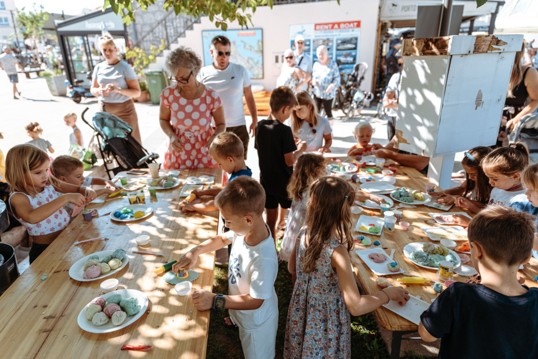 Autentični dalmatinski doživljaj: Taste like Marenda u Murteru okupila brojne mještane i goste 