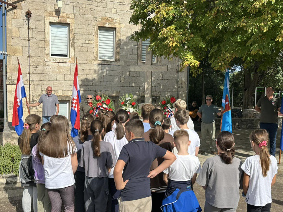 U Puljanima i Oklaju odana počast prvim žrtvama na drniškom području 