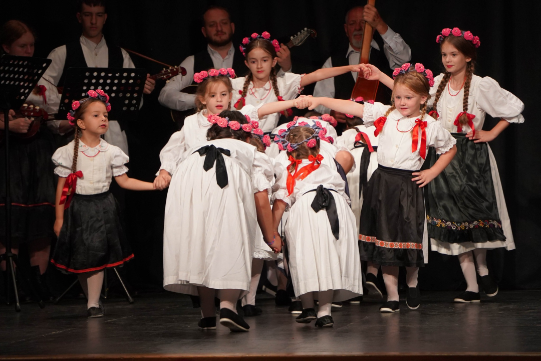  Održan 7. Festival dječjeg folklornog stvaralaštva u Vodicama