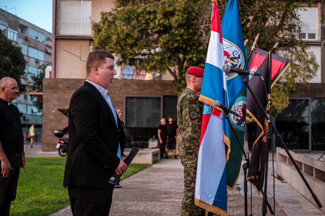 Polaganjem vijenaca, komemoracijom, mimohodom i bakljadom obilježen 34. spomendan Rujanskog rata