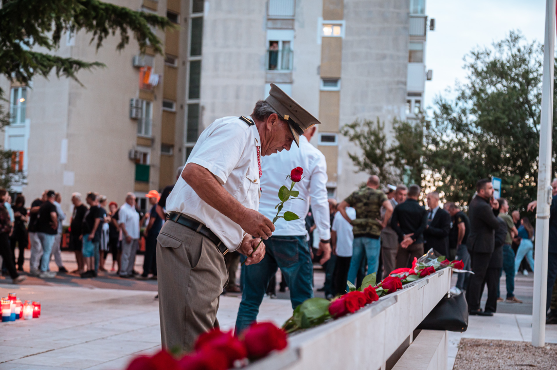 Polaganjem vijenaca, komemoracijom, mimohodom i bakljadom obilježen 34. spomendan Rujanskog rata