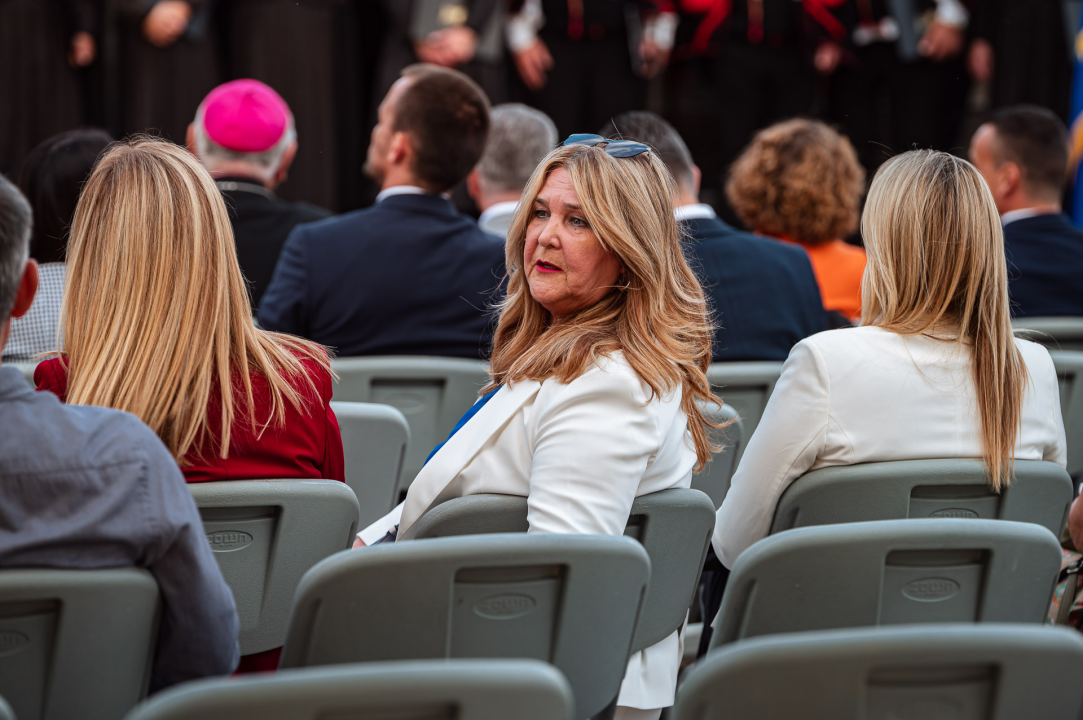 FOTO Franka Baranović Nagradu Grada Šibenika posvetila majci: 'Šibenik je utkan u moje gene i ovo je za mene posebna čast'