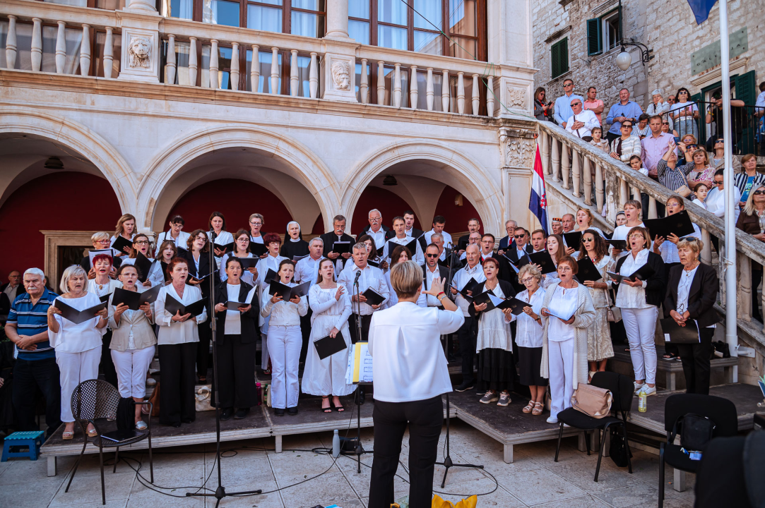 FOTO Održana svečana procesija i sveta misa u povodu blagdana sv. Mihovila