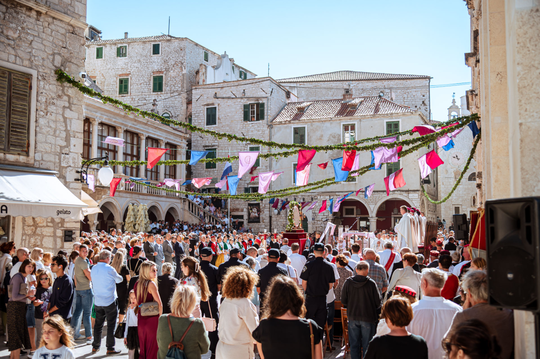 FOTO Održana svečana procesija i sveta misa u povodu blagdana sv. Mihovila