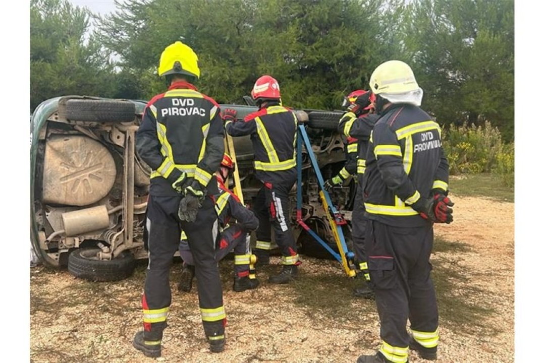 Od Bilica do Primoštena: Vatrogasci završili obuku za spašavanje u prometnim nesrećama