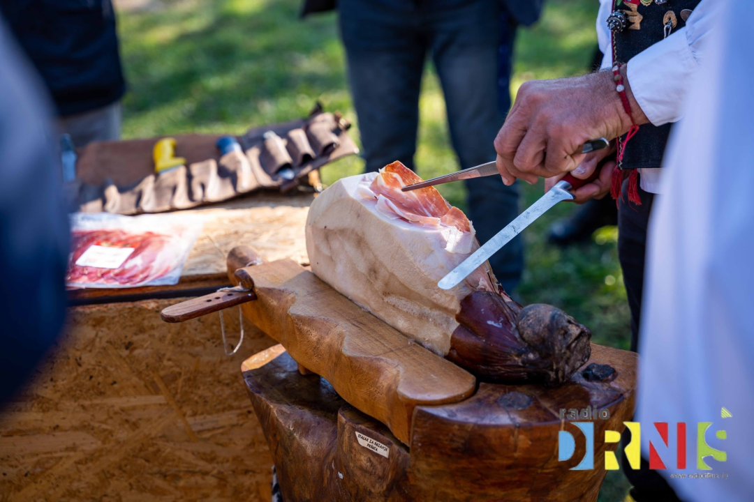 Čuvarice tradicije i stup zajednice: U Pakovom Selu obilježen Svjetski dan seoskih žena