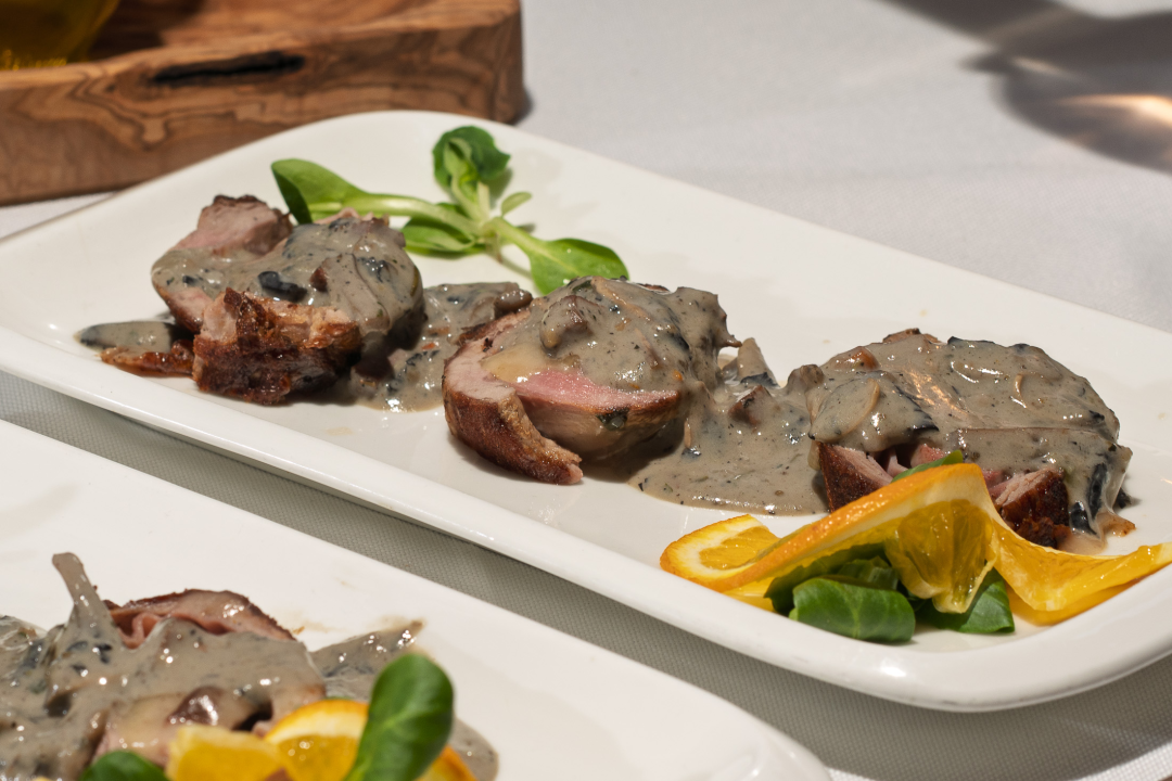 FOTO Petkom se u Konobi Oli uživa u dalmatinskoj spizi, pjesmi i odličnoj atmosferi!