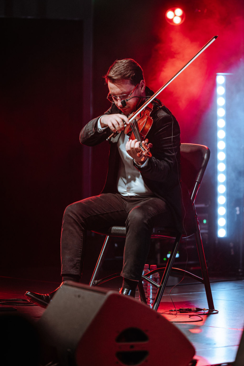 Amira Medunjanin otvorila novu sezonu u Kući umjetnosti Arsen, publika ju nagradila dugotrajnim pljeskom