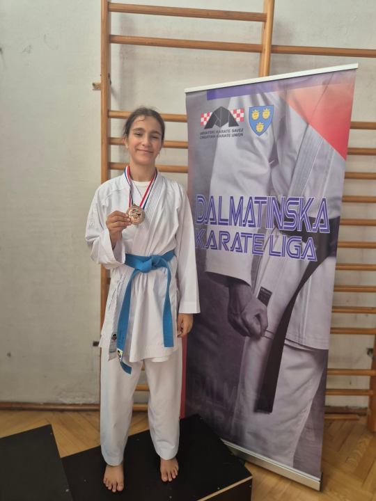 FOTO Vikend pun borbi za Karate klub Phoenix: Sudjelovao na dva turnira, vratio se sa 19 medalja