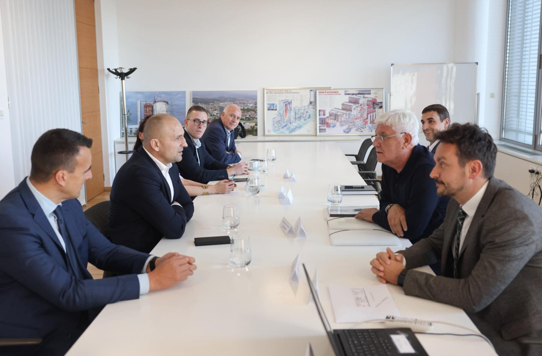 Ministar Anušić posjetio pogon ZM-Vikoma na Podima