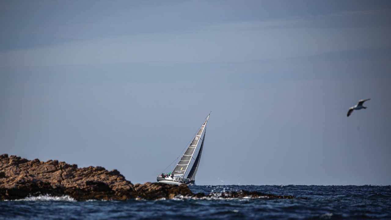 Jedriličarski spektakl u Vodicama: Zlatni olimpijac Fantela i Scorpio pokorili 22. Jabuku