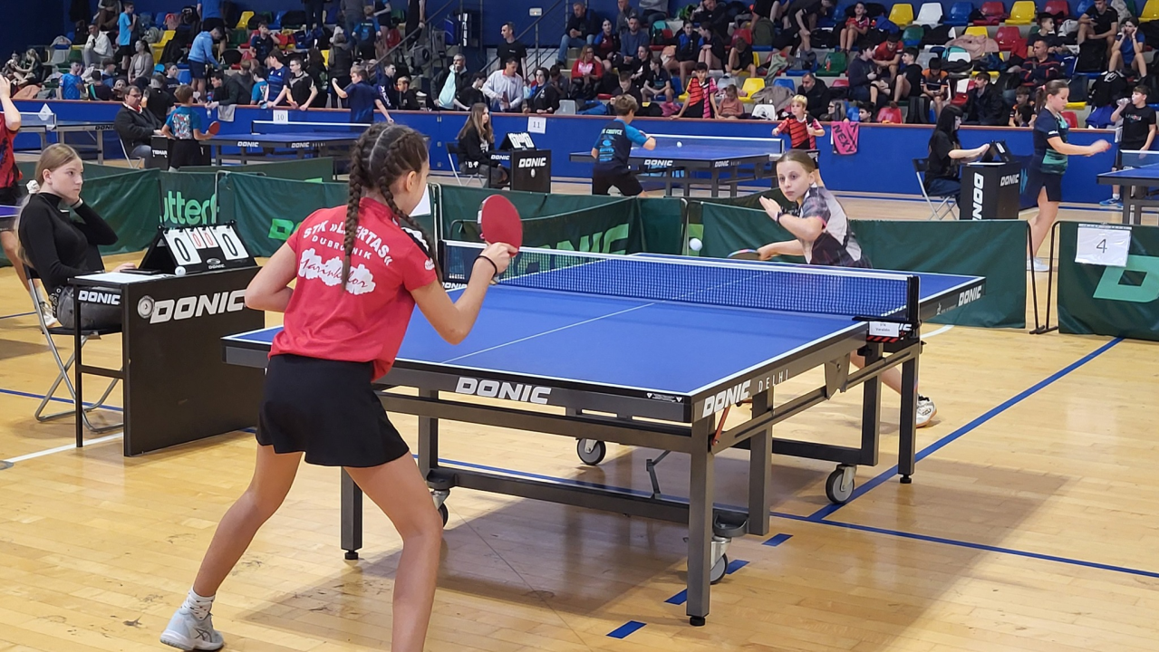 FOTO Dva treća mjesta u Varaždinu za šibenske stolnotenisačice