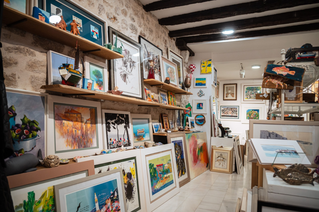 FOTO Uhvatite svoje zauvijek komade u outletu Igora Dobranića Galerije Juraj Dalmatinac!