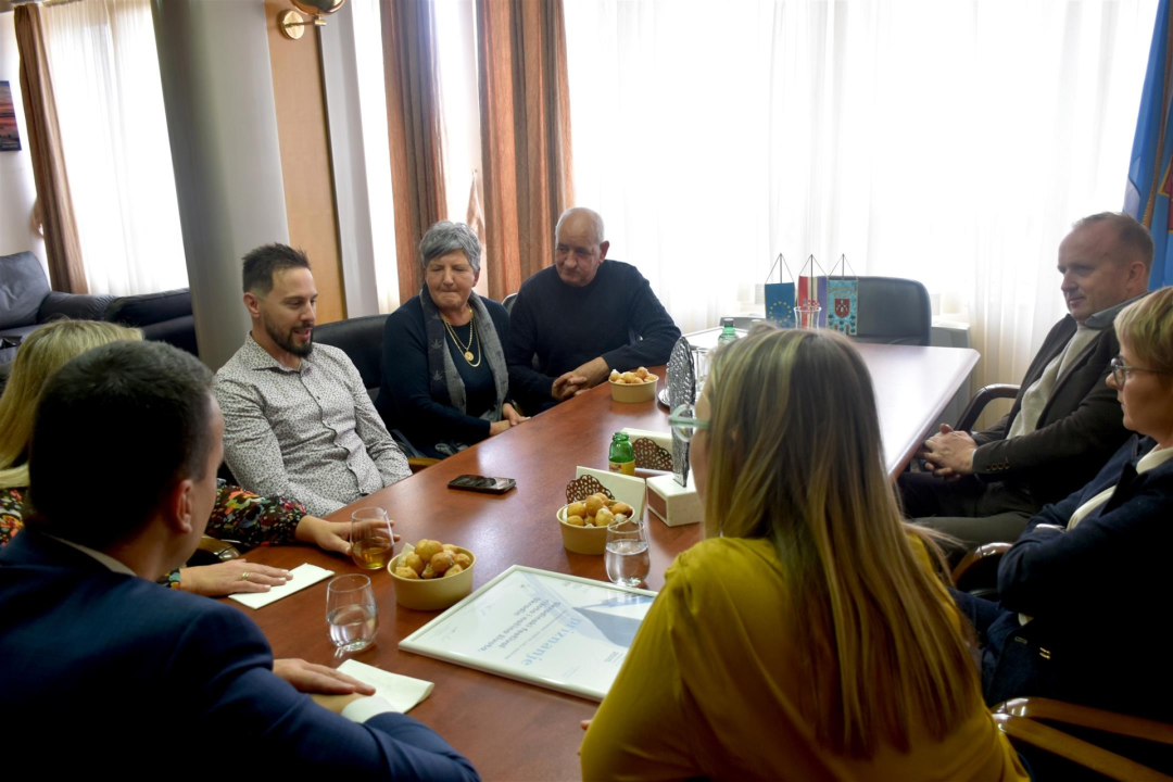 Dobitnicima hrvatske turističke nagrade uručeni prigodni pokloni