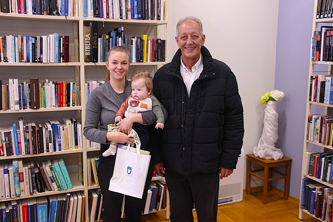 FOTO Zadnjih mjeseci u Vodicama rođeno 30 djece, njih i njihove roditelje primio je gradonačelnik