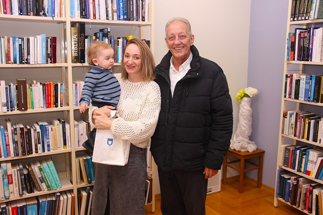 FOTO Zadnjih mjeseci u Vodicama rođeno 30 djece, njih i njihove roditelje primio je gradonačelnik