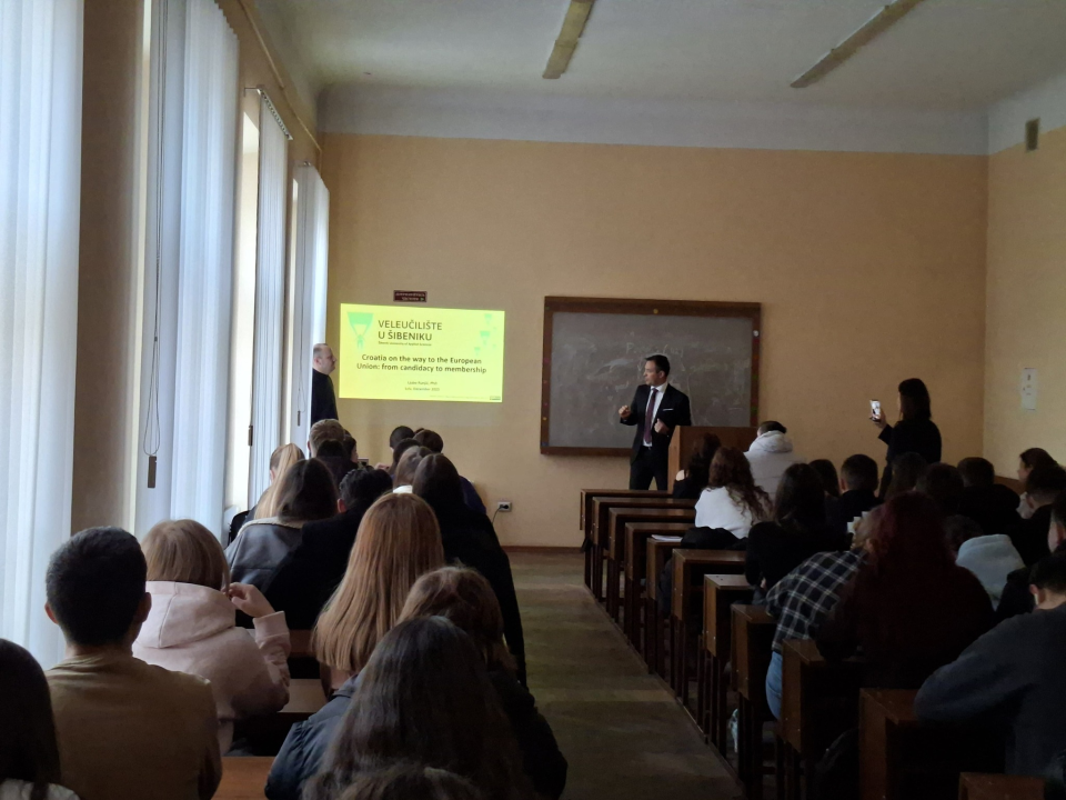 Šibensko Veleučilište u posjetu Ukrajini: Dekan sa suradnicima predavao na Lavovskom sveučilištu