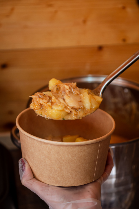 FOTO Novi šibenski street food: Broot Al’ No.1 donosi gotova jela, slasne sendviče i svjetski hit – spud bud krumpir! 