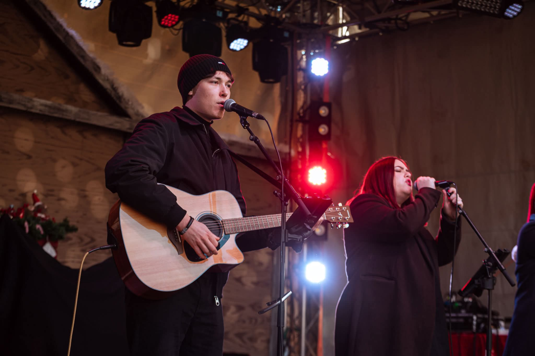 Soulwarmersi rasplesali Adventuru, Pull Off preuzima pozornicu večeras