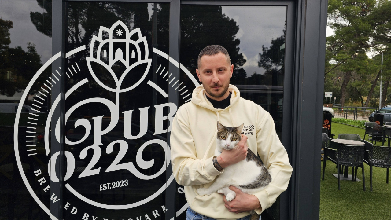 Pero je glavna zvijezda PUB-a 022