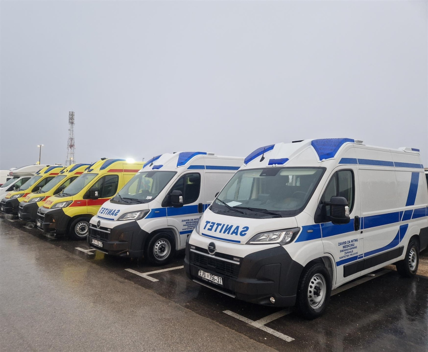 Stiglo šest novih specijaliziranih medicinskih vozila u Šibenik: 'Našem su Zavodu ona najbolji božićni poklon'