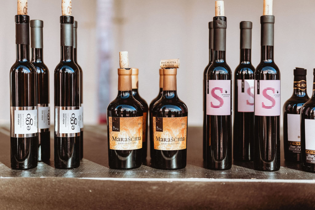 Vina, okusi i tradicija: Manifestacija Vino Dalmacije okupila dalmatinske vinare u Šibeniku