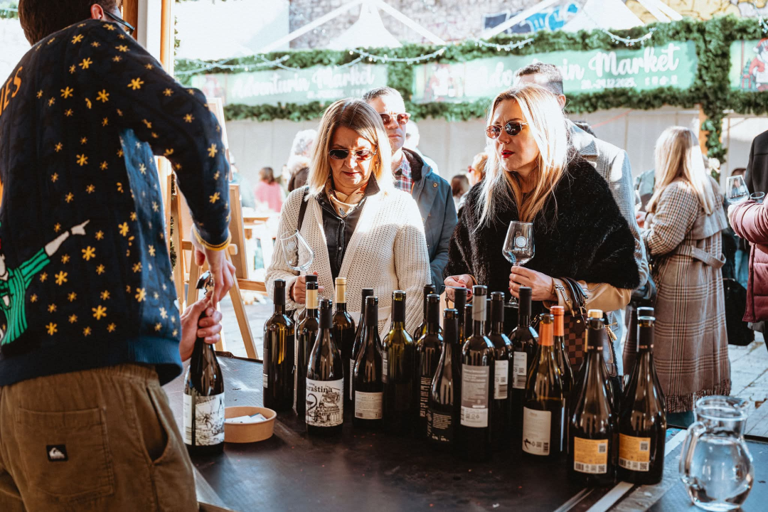 Vina, okusi i tradicija: Manifestacija Vino Dalmacije okupila dalmatinske vinare u Šibeniku