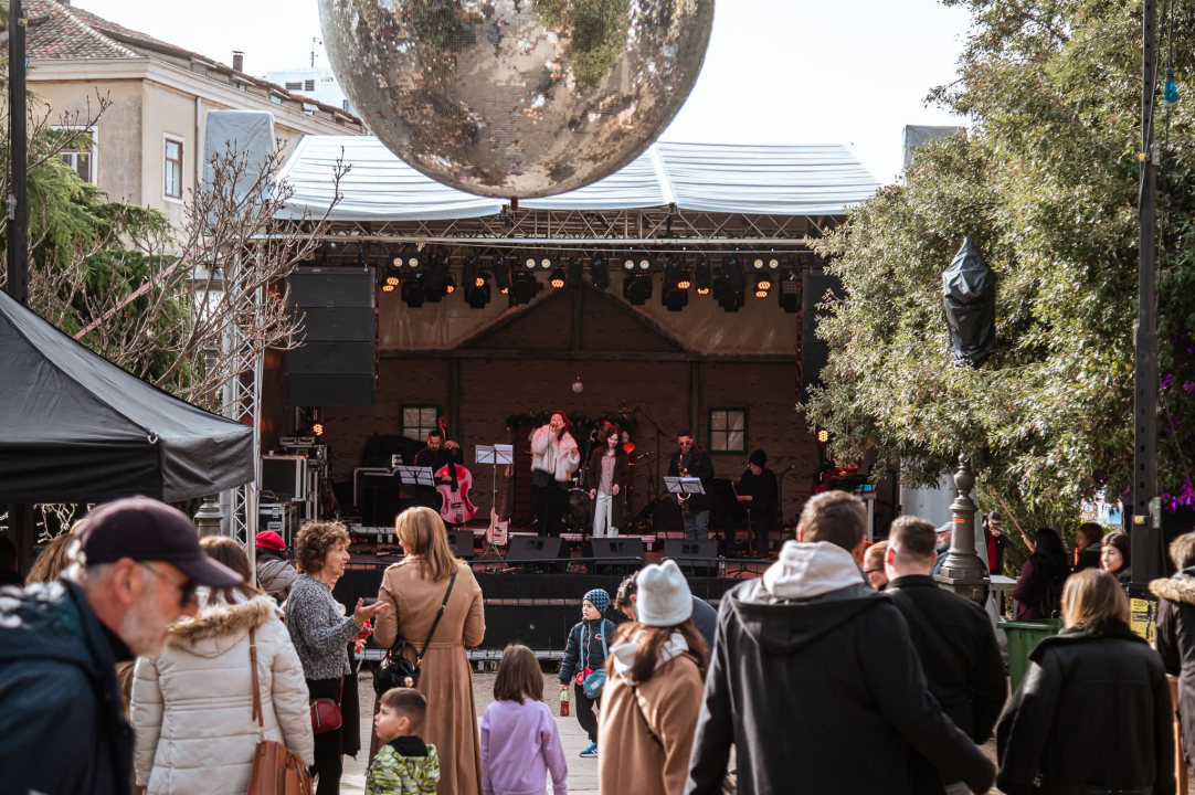 Šibenčani uživaju u zadnjem danu Adventure: Dnevno druženje uz Pojačaj radio, a večeras veliko finale s Cubismom