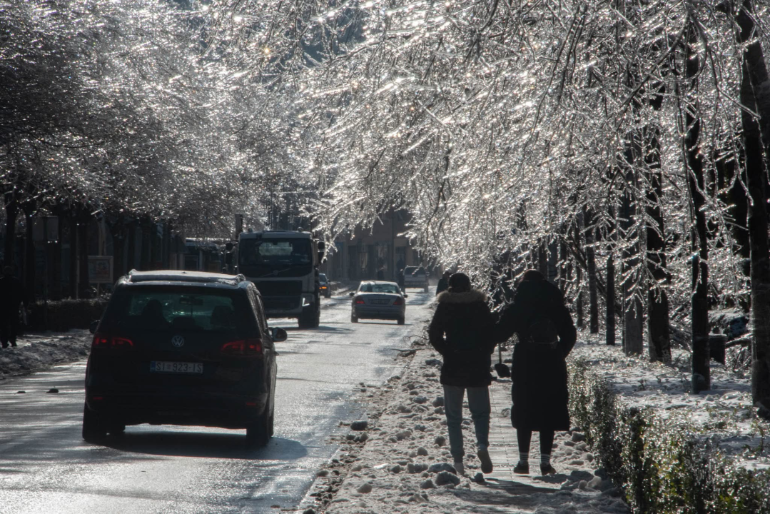 Zimska razglednica Knina: Idila pod snijegom i realnost ledenog vala