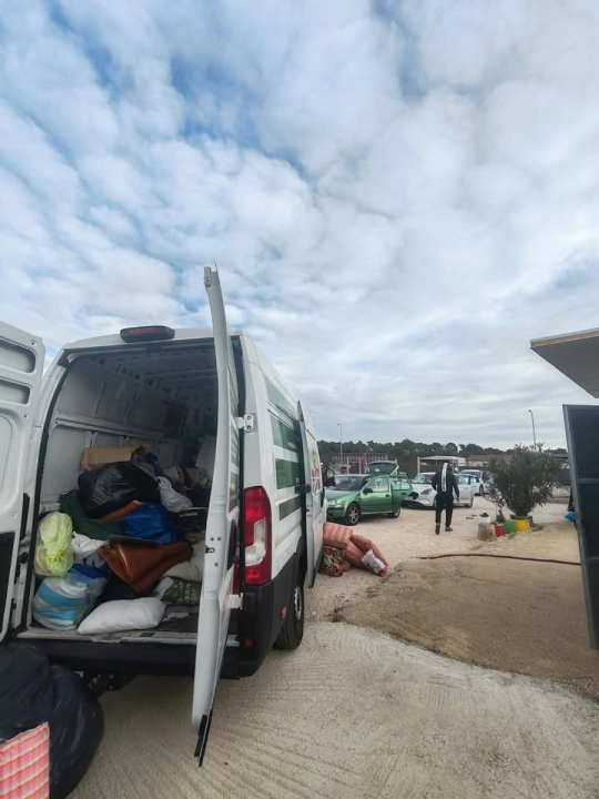 FOTO Kad je već neće u šibenskom AS Eku…Hrana za pse stigla u kninski i zadarski azil