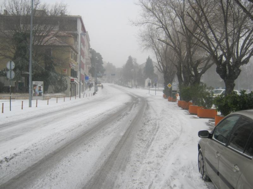 Prije 14 godina Šibenik je bio potpuno zatrpan snijegom