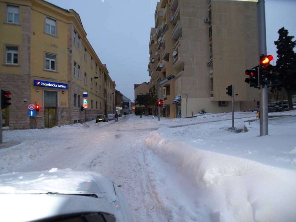 Prije 14 godina Šibenik je bio potpuno zatrpan snijegom