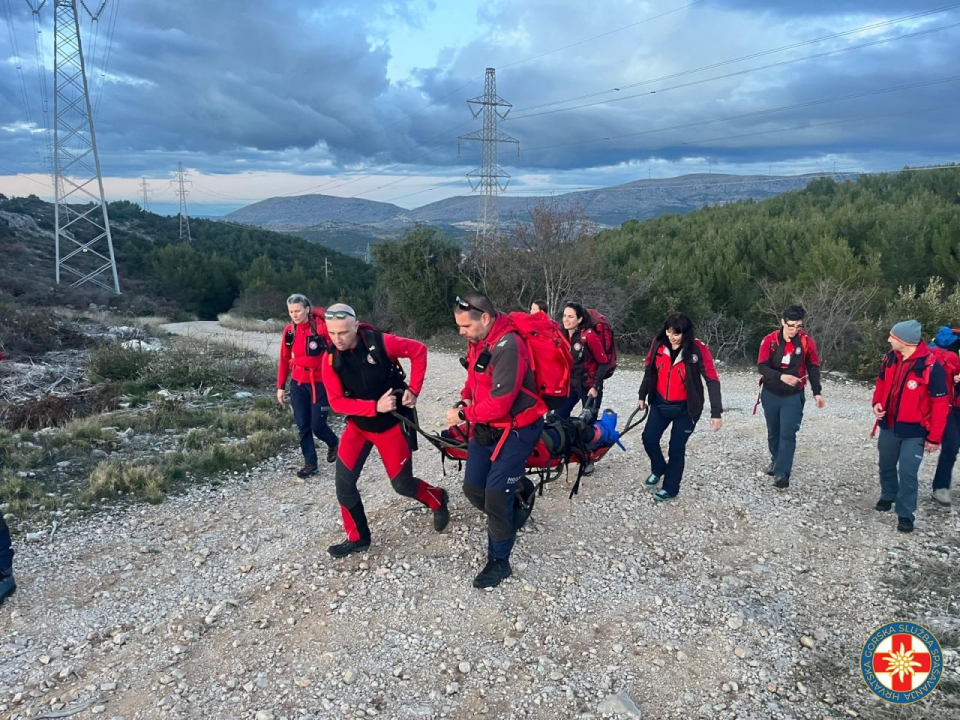 Vježba potrage šibenskih HGSS-ovaca na području Rokića, Šubićevca i Kamenara