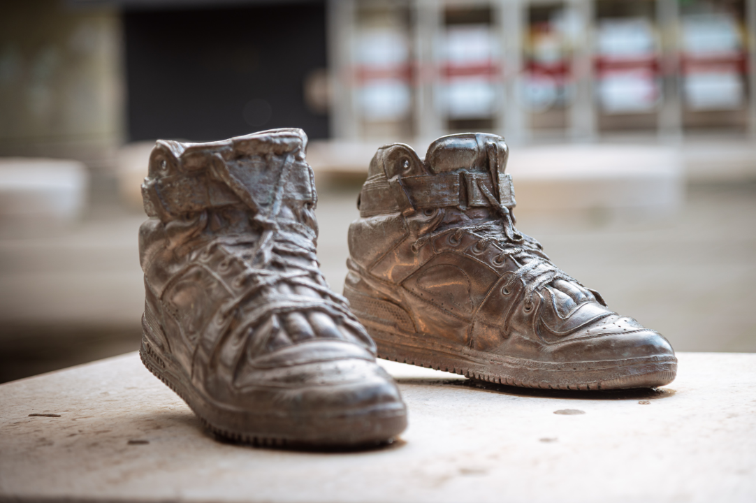 Uništena posveta velikanu šibenskog sporta: Što se događa s Trgom Dražena Petrovića?