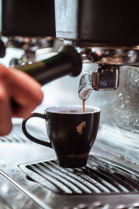 FOTO Mozart ovog mjeseca podiže ljestvicu zabave na novu razinu uz Nina Mrčelu, Sandija Cenova i Wine & Paint!