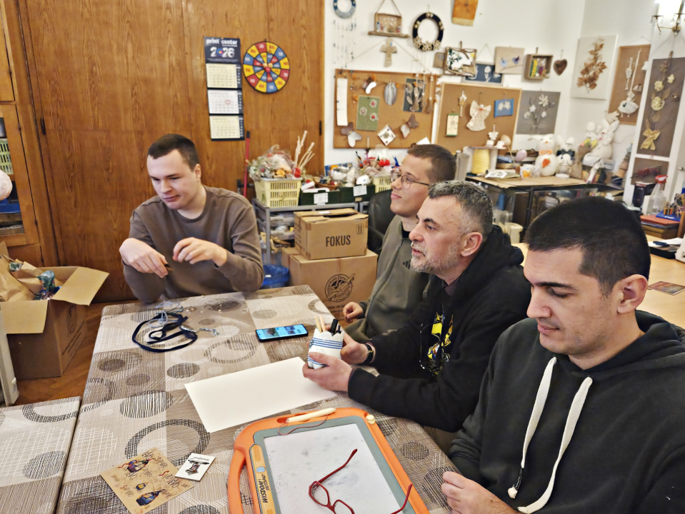 Slučajni susret doveo do lijepe suradnje: Sarajevski slikar posjetio šibenske 'Kamenčiće'