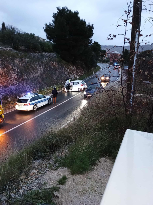 Dvije osobe ozlijeđene u prometnoj u Žaboriću