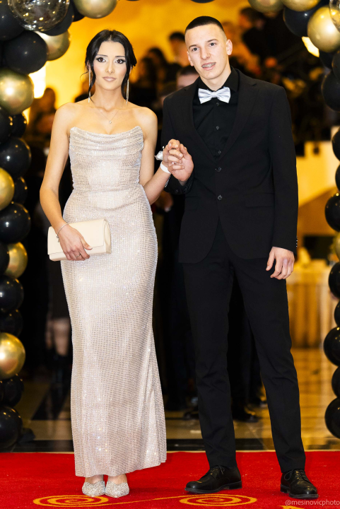 FOTOGALERIJA Maturalni ples šibenske Turističko-ugostiteljske škole (2)