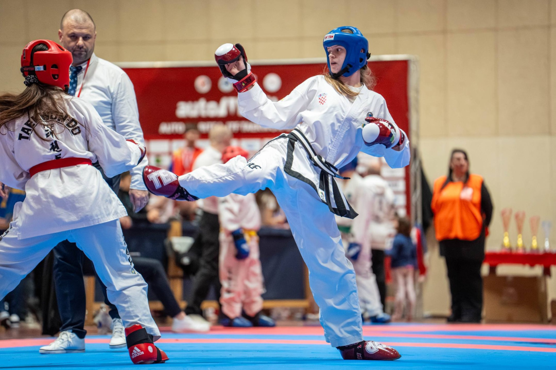 FOTO Taekwondo klub Solaris uspješan u Sesvetama: Vukić i Tudić najbolje borkinje turnira, sestrinski derbi u finalu juniorki