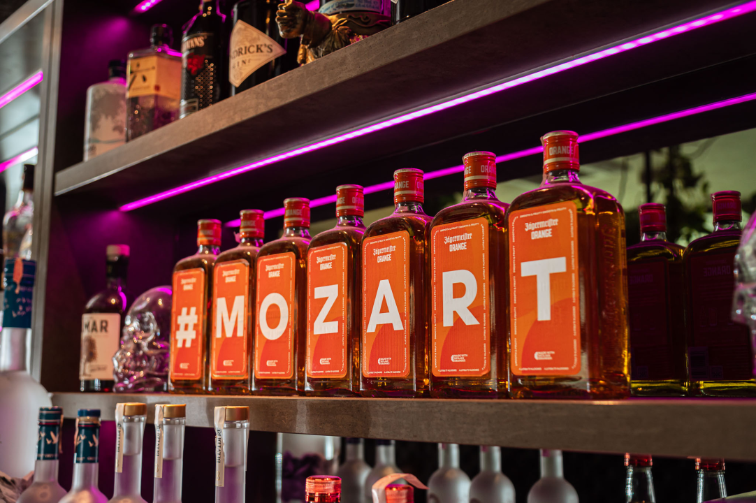 FOTO U Mozartu zaplešite uz Daleku obalu, a opustite se uz Paint & Wine!