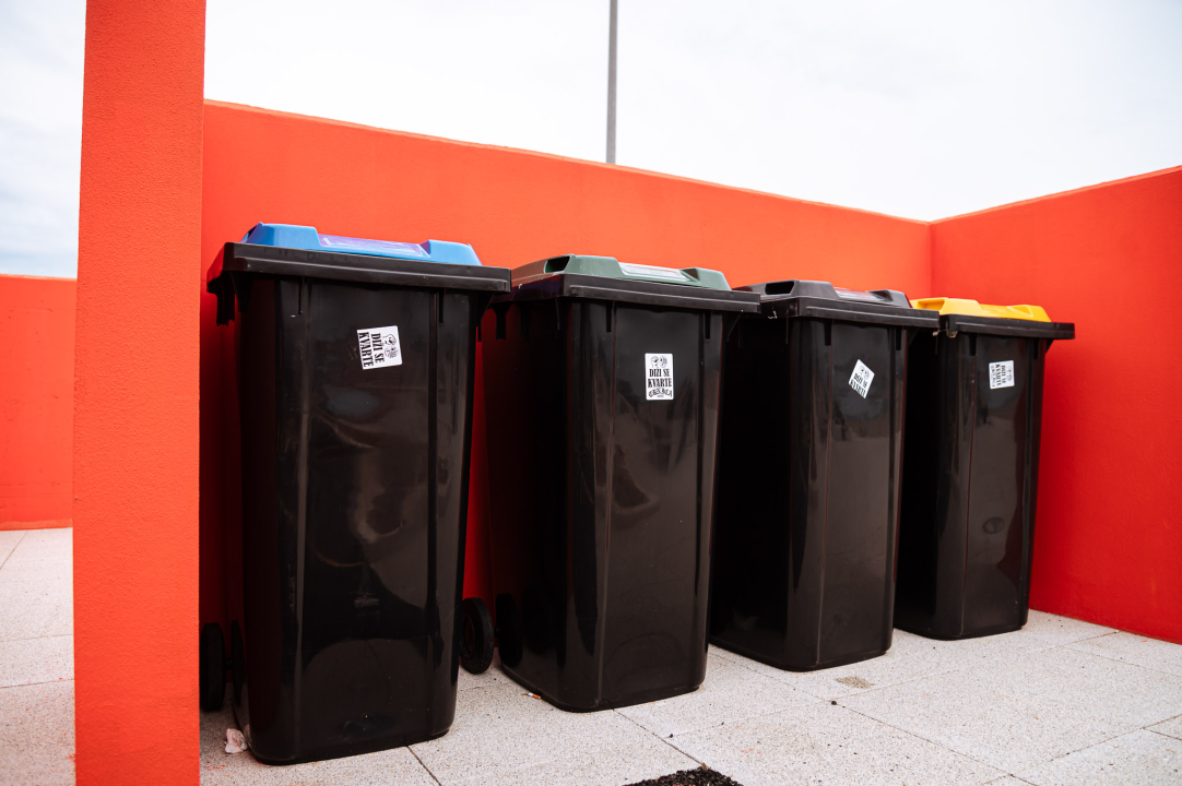 Umjesto navijačkih boja zid na odmorištu Šibenskog mosta 'upao' u tradiciju