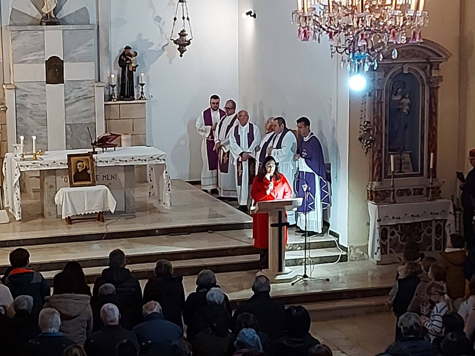 Proslava Antićeva: Vjernici Vodičkog dekanata hodočastili na Prvić 