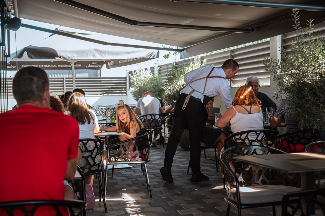 FOTO Dobra vijest za sve koji traže posao: Restoran Leonardo BBQ & More zapošljava konobare