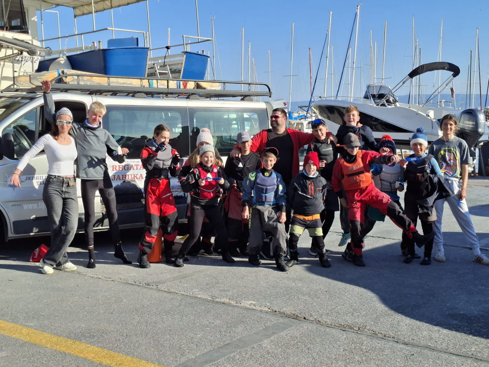 FOTO Jedriličari Šibenika i krapanjskog Spužvara na 'Trofeju Zenta': Jakov Blinja, Zara Šimunić i Mila Perkov do medalje